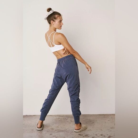 FP Movement by Free People Hot Shot Shirred Pants Joggers Size Small - Picture 10 of 11